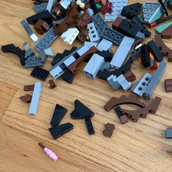 LEGO Harry Potter Pieces and Partial Sets with Minifigures  4758  4738 - Picture 8 of 16